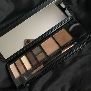 8 Color Eye & Face Makeup Palette & Brushes